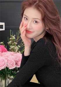 随军后，古板军官成了黏人精异常火爆