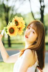 玄幻：开局捡个女刺客，一统三界小说