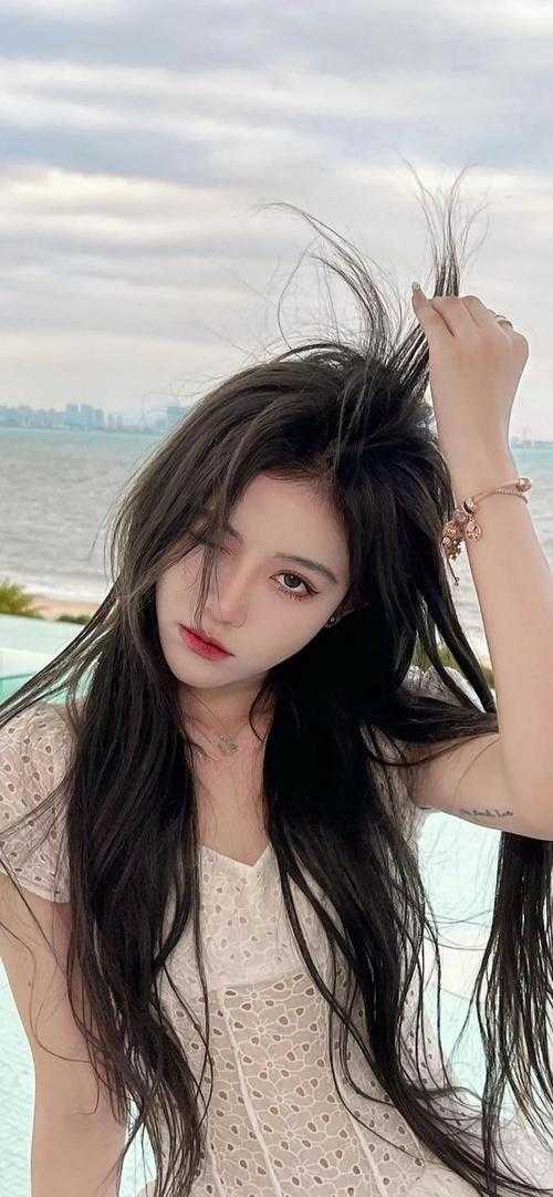 高温军训，笑看全班喝下班花的送命清凉饮王雨馨雨馨完结文