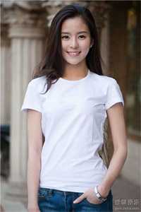 穿进宫斗游戏养女儿高口碑