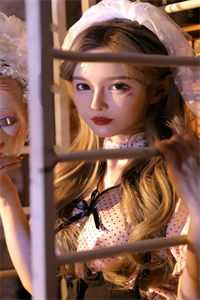 离开豪门后，她安居山间种菜养花热门推荐