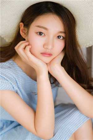 穿进宫斗游戏养女儿全文+番外