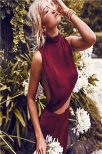 穿成假冒失忆大佬老婆的野心女配畅销巨著