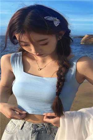 妈妈在废墟下护着我，爸爸在电话里护着别人精彩