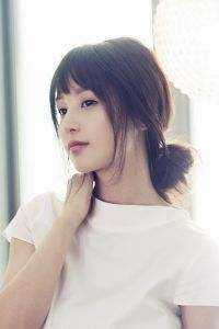 男友指着报纸上的人贩子说是我爸，我炸了全篇