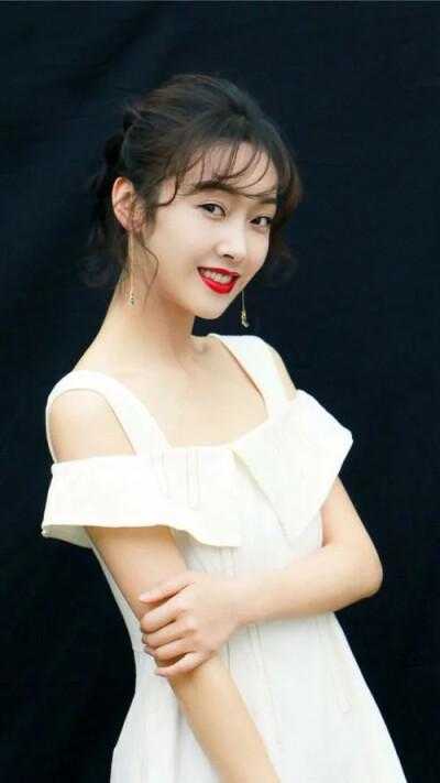 订婚宴上，未婚妻的竹马让我签生育协议小说全文免费