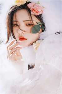 穿进宫斗游戏养女儿无删版