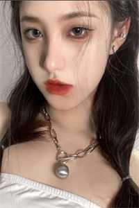 穿成太子爷前女友，他却只认我无广告