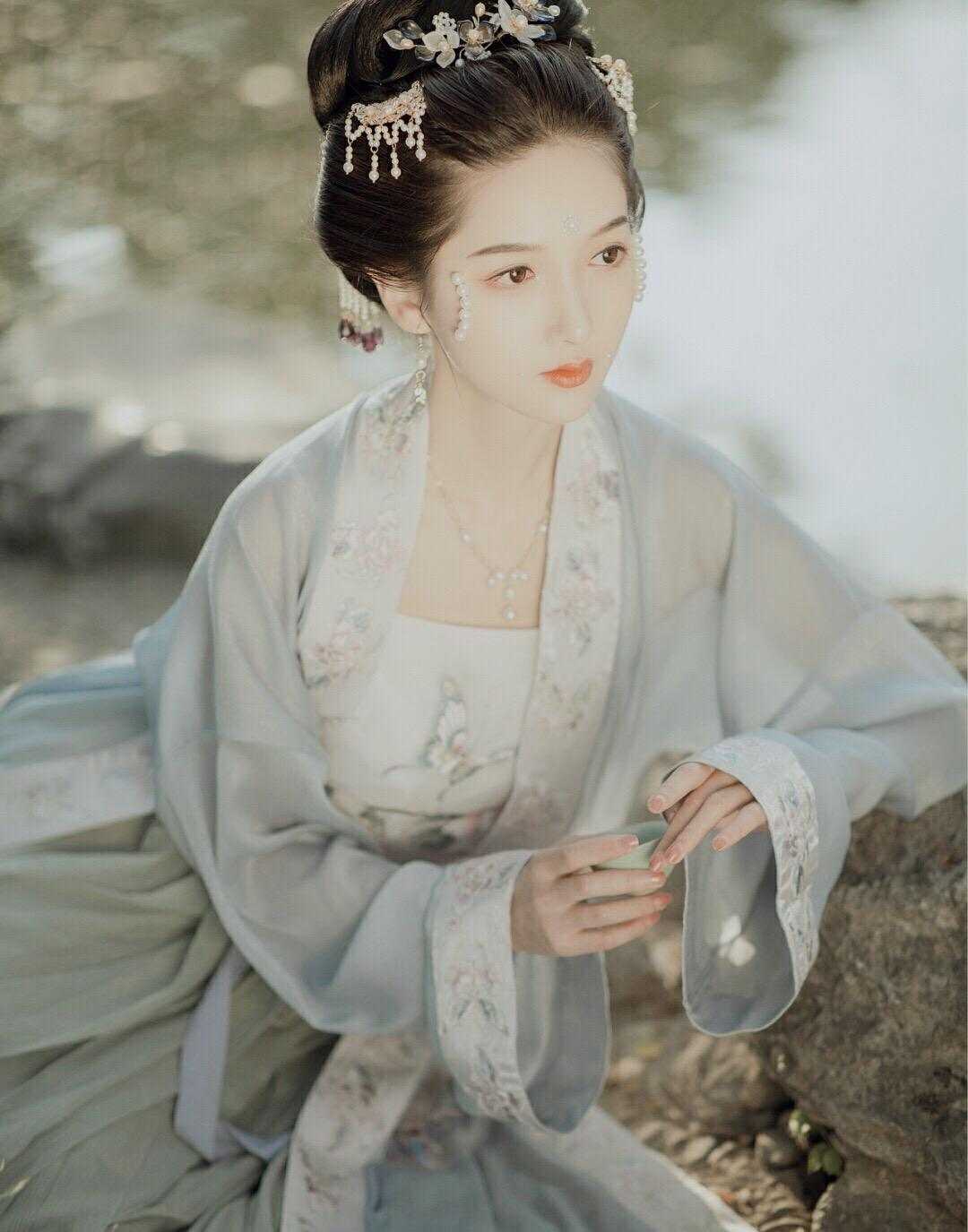 海风吻过不眠灯塔无删版