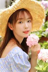 穿书冒充男主未婚妻，入夜咬唇吻最新章节列表