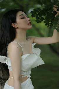 娘亲死后三年，父皇要她应允送我和亲后续