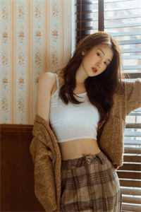 穿进宫斗游戏养女儿无错版