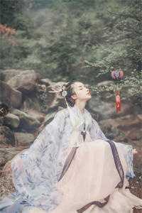 繁华未尽，此情无计高口碑