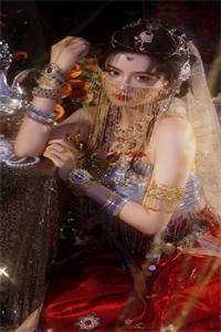 洋洋兮又复巍峨，来客忽笑我全新